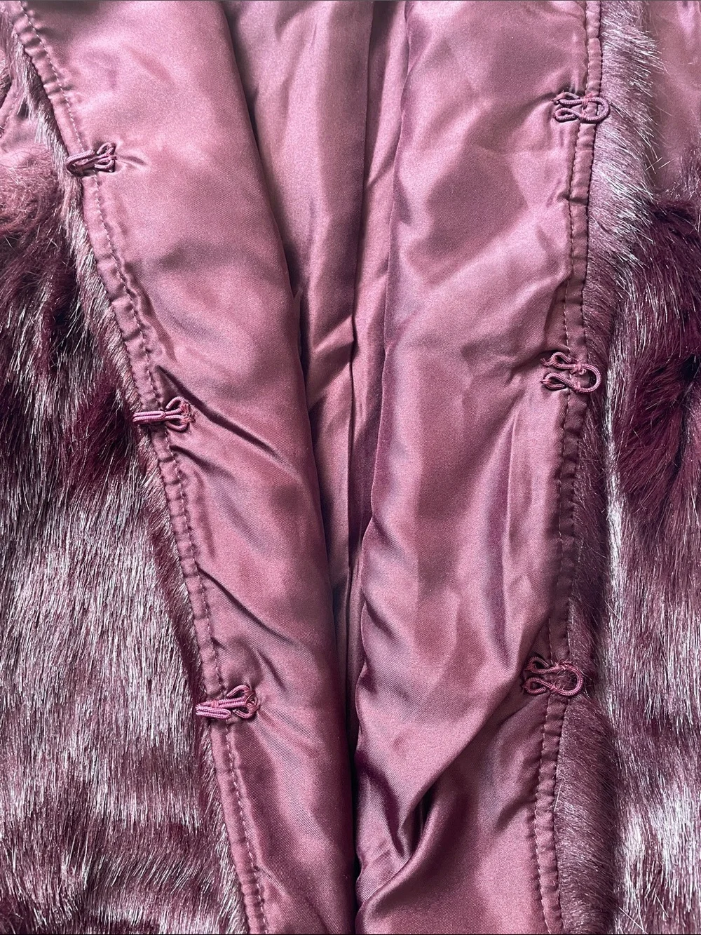 NWOT Topshop Plush Faux Fur Vest in Burgundy. Size 2. - Picture 4 of 4